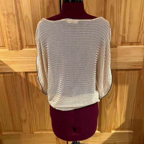 Gracia zip sleeve net blouse size L - Picture 6 of 6